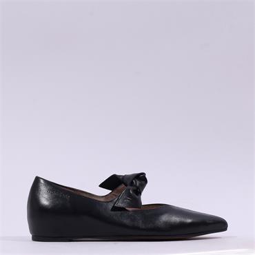 Wonders Triana Hidden Wedge Bow Pump - Black Leather